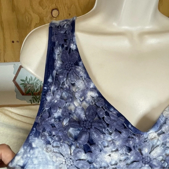 Knox Rose floral appliqué blue tie dye tank top jersey knit women’s medium - Picture 3 of 8